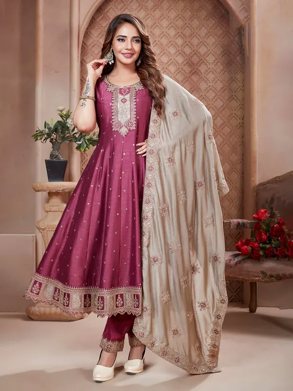 Light purple sleeveless silk salwar suit