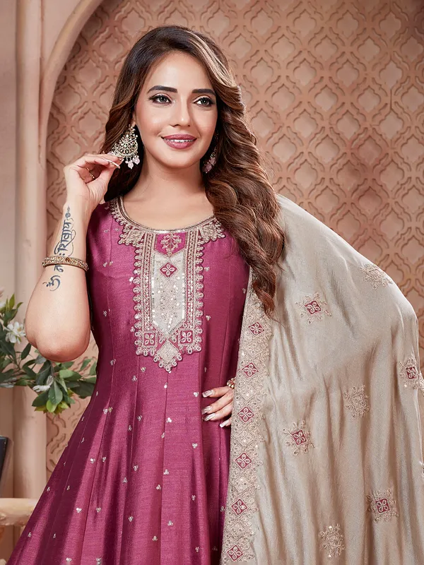 Light purple sleeveless silk salwar suit