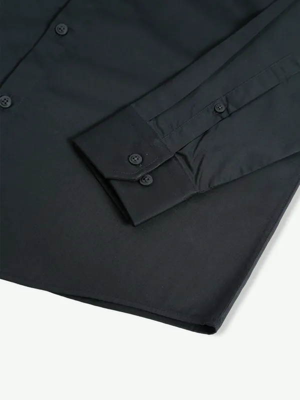 LP black cotton plain slim fit shirt
