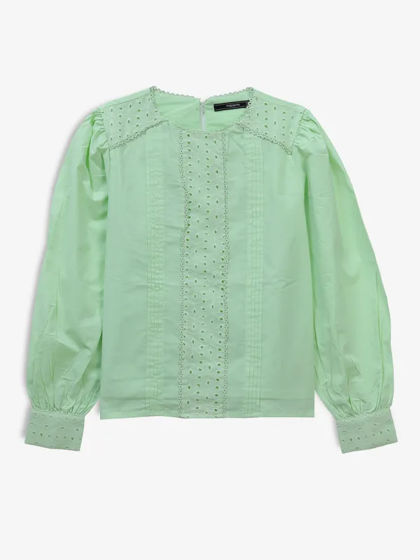 MADAME pista green schiffli top