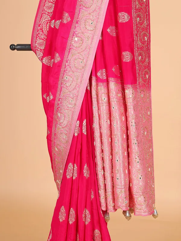Magenta banarasi silk saree with attractive pallu
