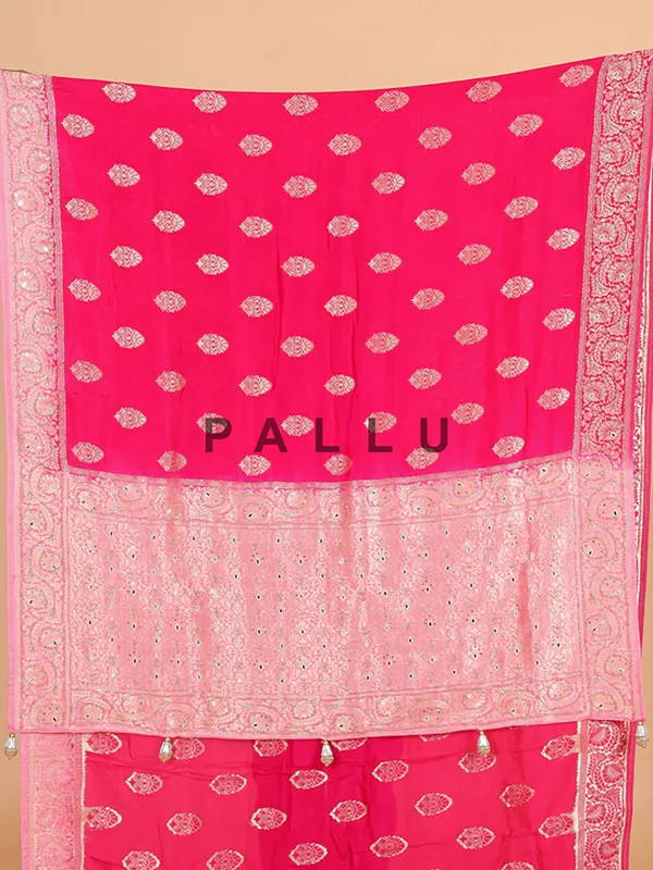 Magenta banarasi silk saree with attractive pallu