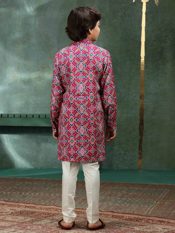 Magenta bhandej style printed kurta suit for boys