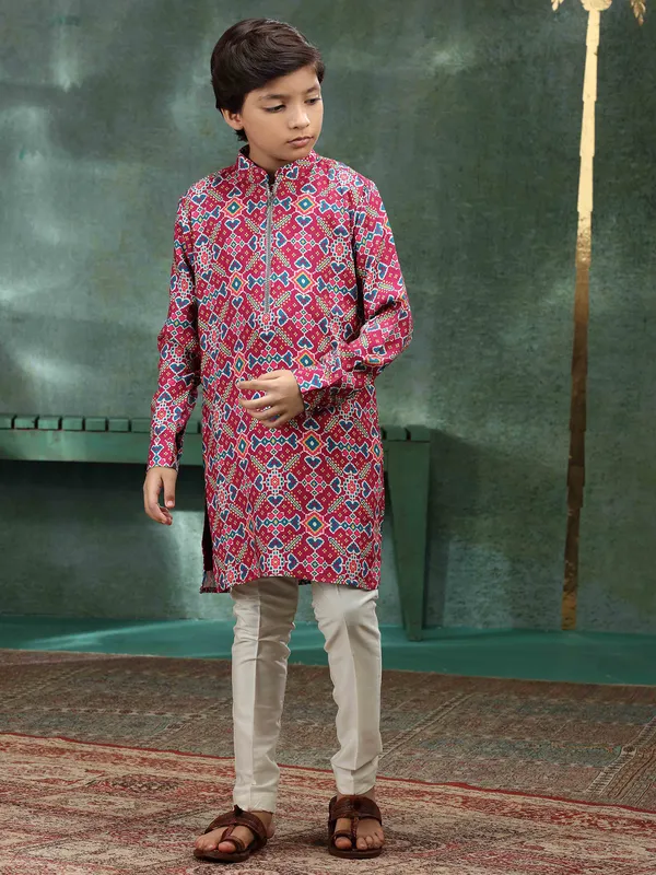 Magenta bhandej style printed kurta suit for boys