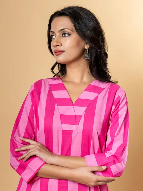 Magenta cotton printed kurti set for women