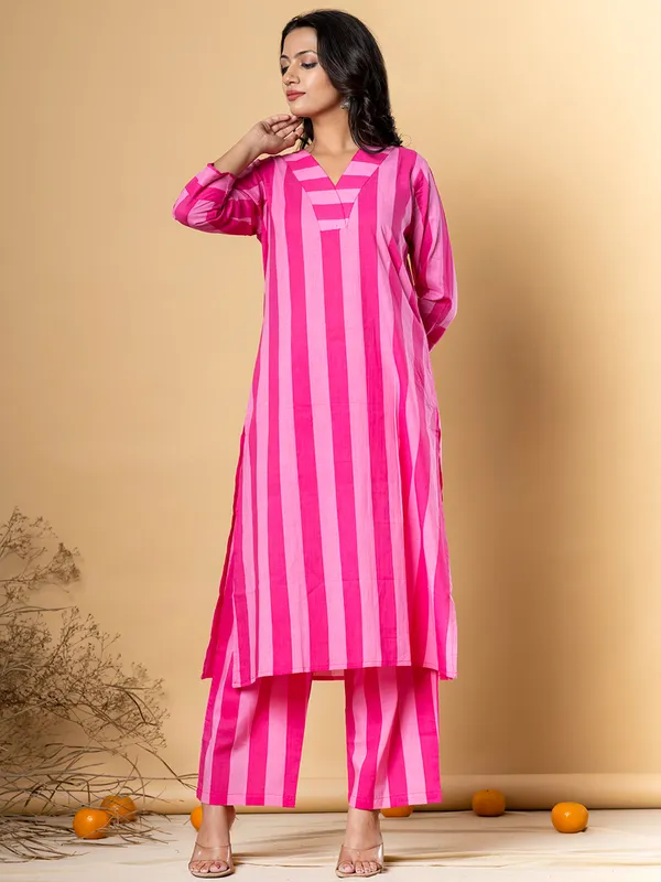 Magenta cotton printed kurti set for women