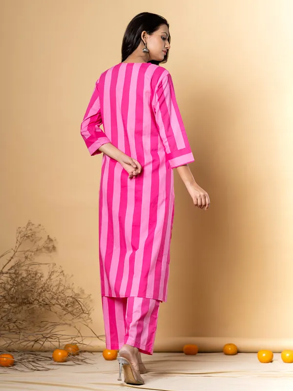 Magenta cotton printed kurti set for women