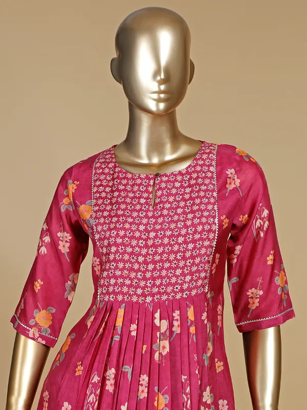 Magenta printed casual kurti with pant