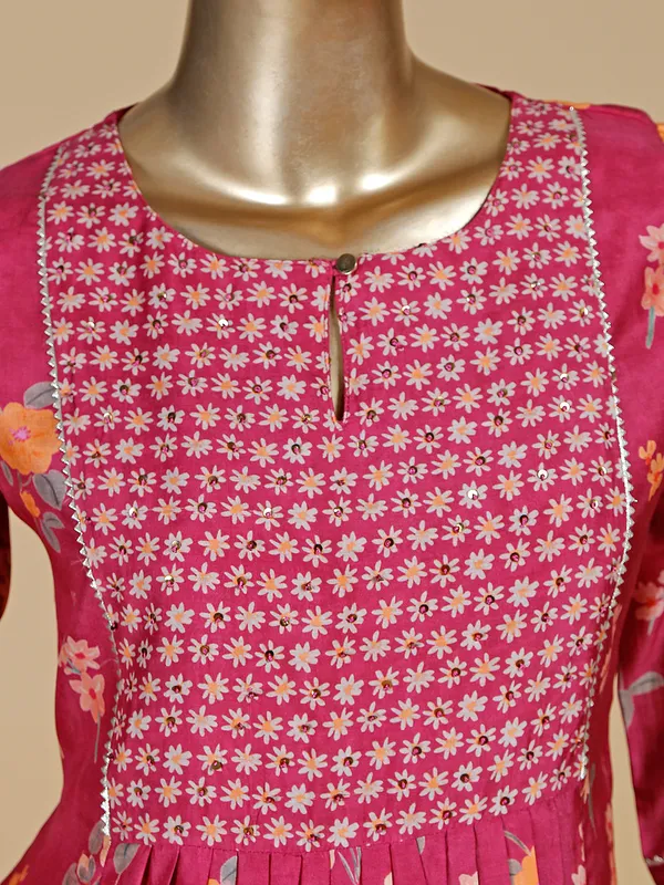Magenta printed casual kurti with pant