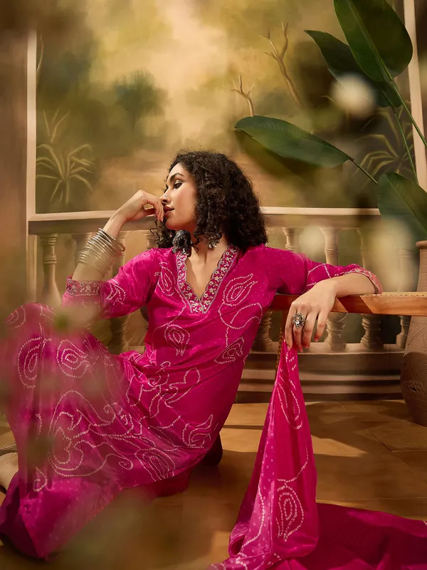 Magenta printed silk kurti set with resham work