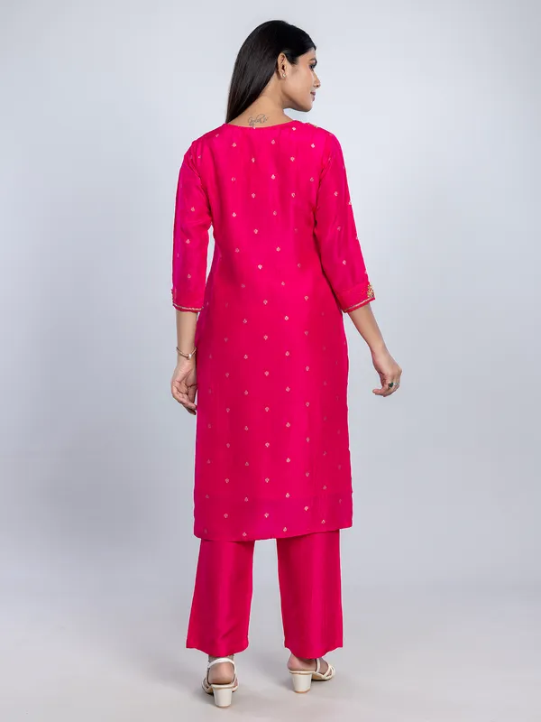Magenta sil kurti set with cutdana work