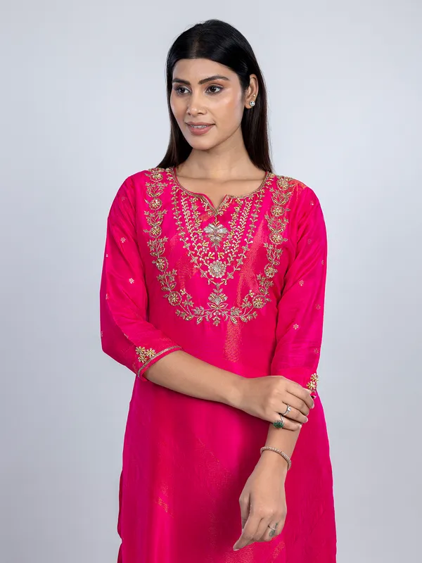 Magenta sil kurti set with cutdana work