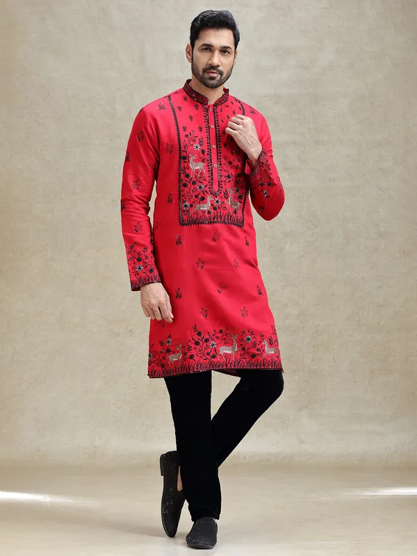 Maroon elegant embroideried kurta pajama set