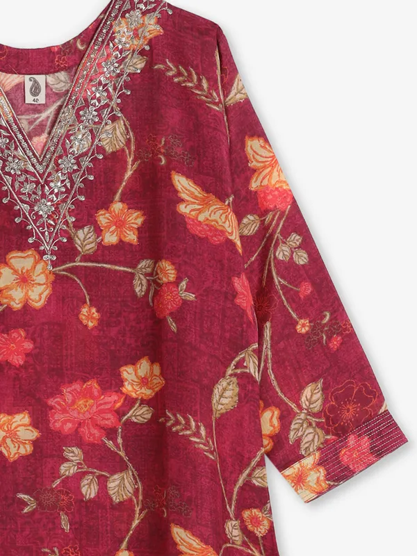 Maroon flower printed cotton kurti