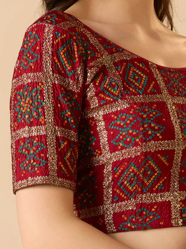 Maroon printed lycra ready made blouse with half sleeves