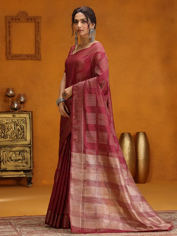 Maroon saree wedding wear in silk
