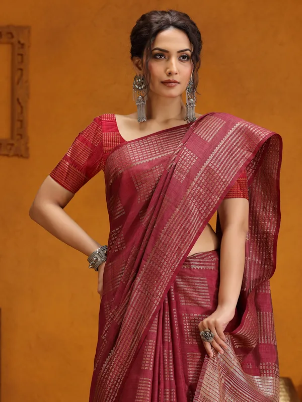 Maroon saree wedding wear in silk