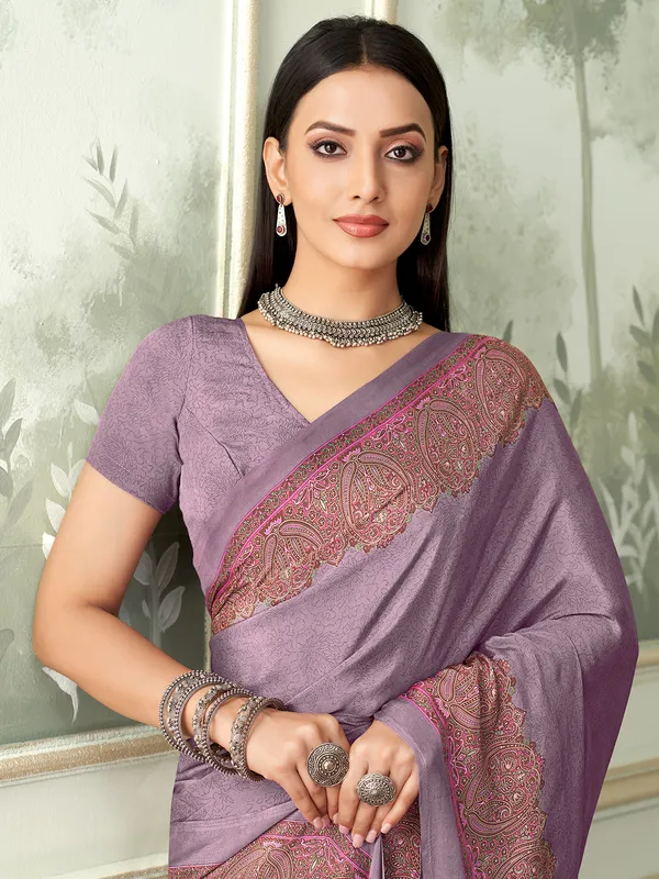 Mauve pink crepe saree for casual wear