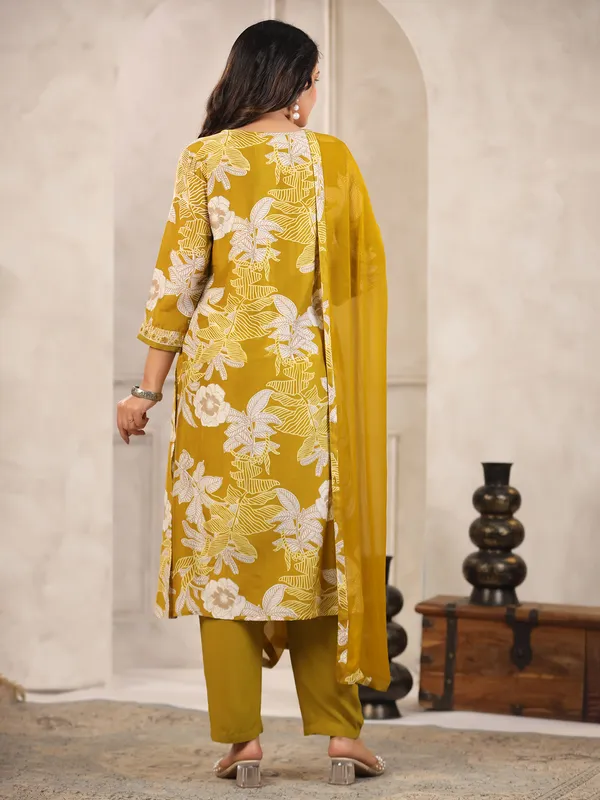 Mehendi grace printed kurti set with dupatta