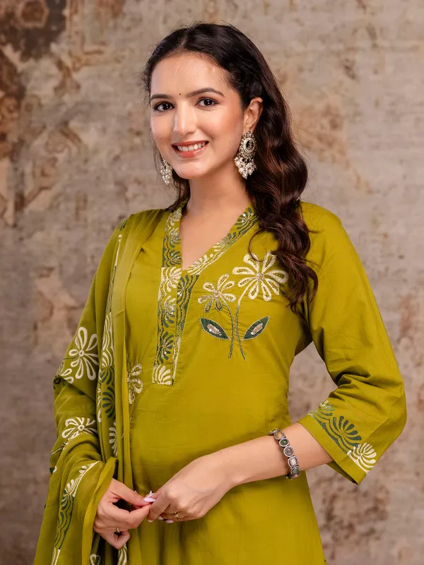 Mehendi green cotton silk printed kurti set