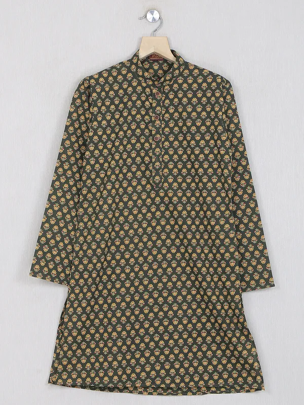Mehendi green hued printed cotton kurta suit