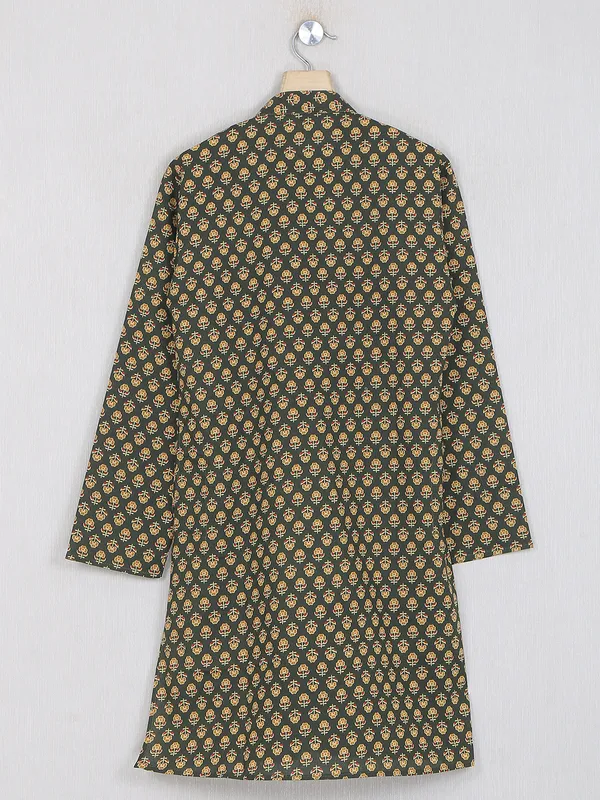 Mehendi green hued printed cotton kurta suit