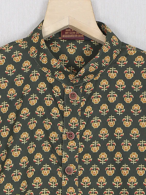 Mehendi green hued printed cotton kurta suit