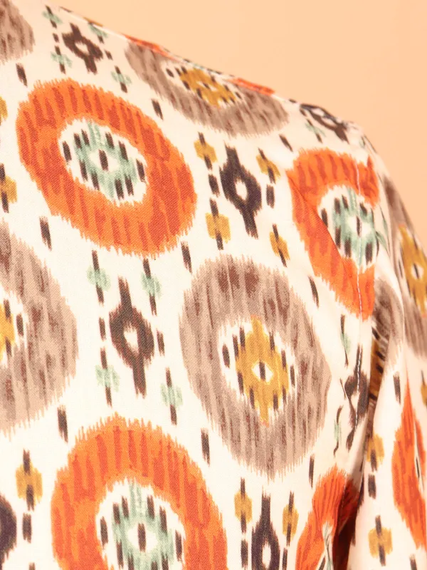 Mesmrizing beige cotton kurta for men