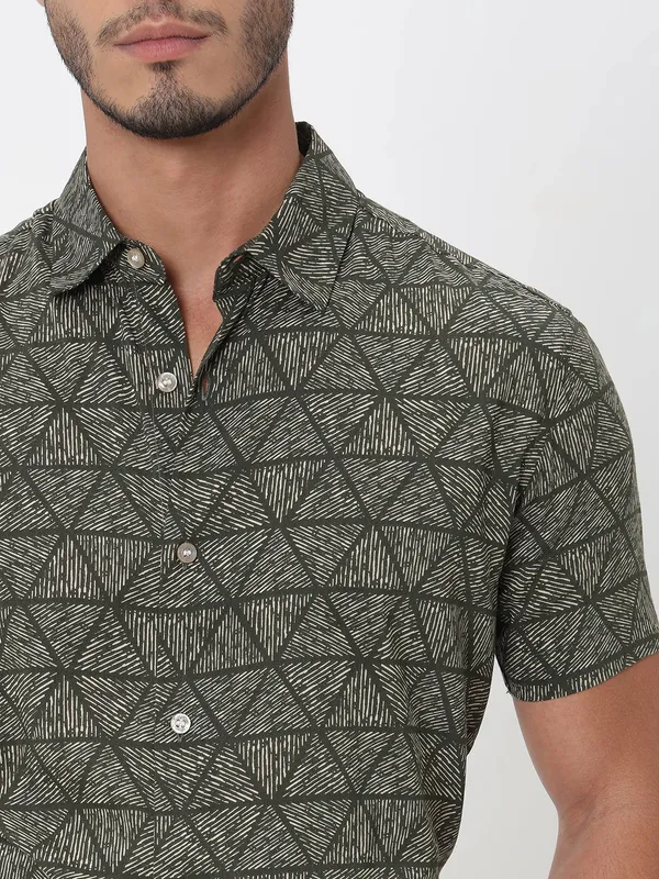 MUFTI olive geometric printed shirt