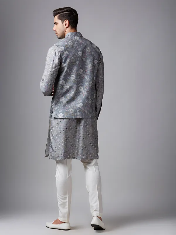 Printed grey waistcoat set in silk