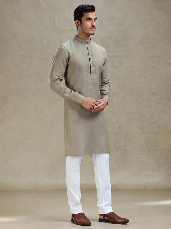 Moss green linen kurta set for mahendi