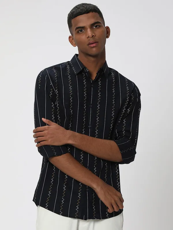 Mufti black cotton printed shirt