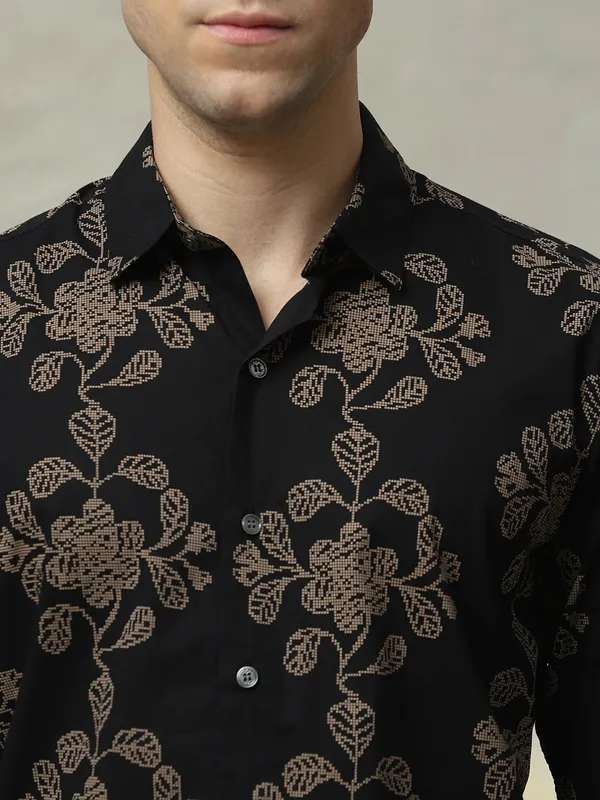 MUFTI black slim fit printed casual shirt for men