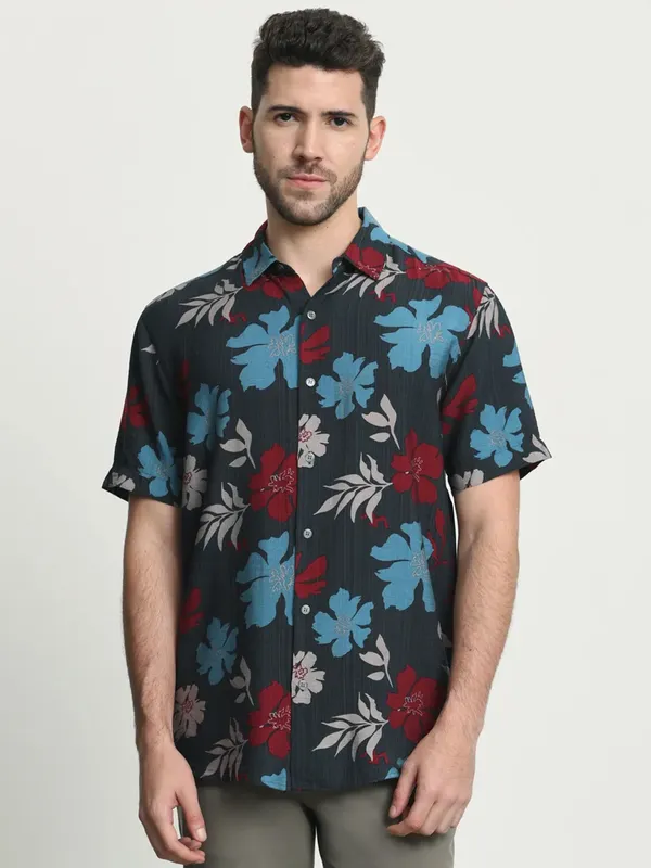 MUFTI dark green printed casual wear shirt