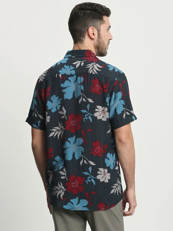 MUFTI dark green printed casual wear shirt
