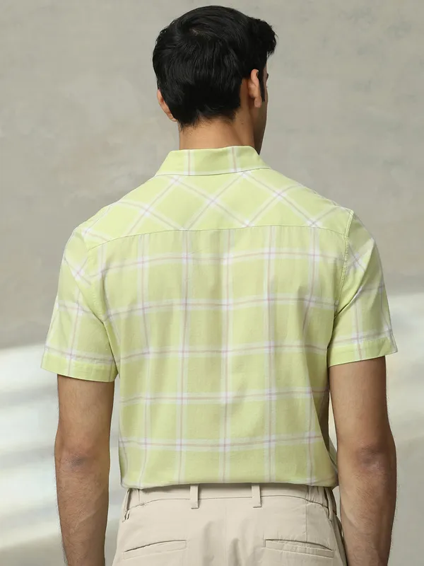MUFTI green checked casual shirt for men
