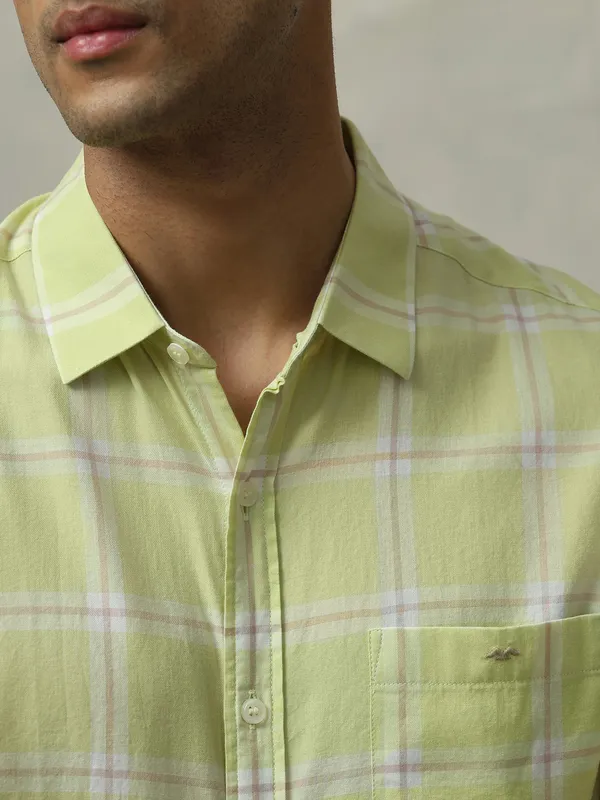 MUFTI green checked casual shirt for men