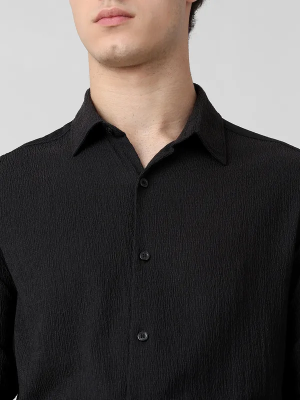 MUFTI solid textured black slim fit casual wear shirt