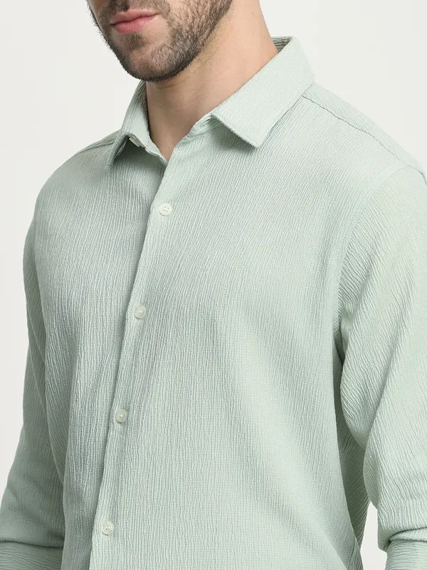 MUFTI solid textured green slim fit casual wear shirt