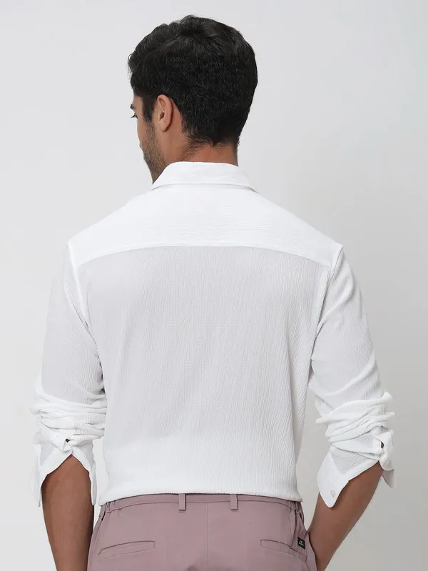 MUFTI solid textured white slim fit casual wear shirt