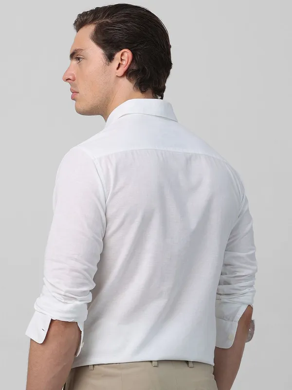MUFTI solid white slim fit casual wear shirt for men