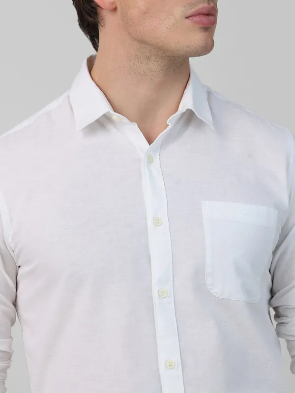 MUFTI solid white slim fit casual wear shirt for men