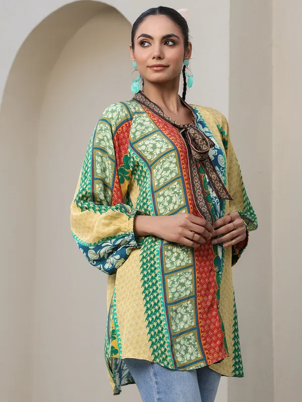 Multicolor crepe printed top