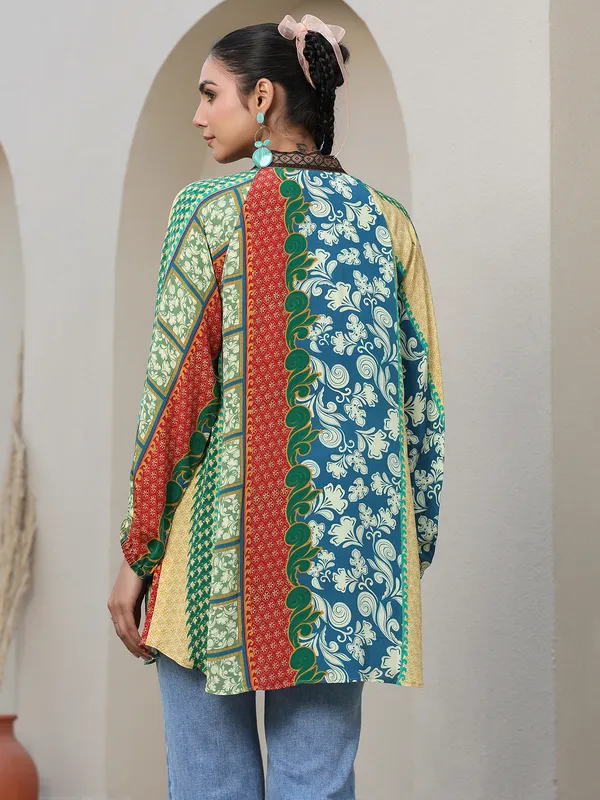 Multicolor crepe printed top