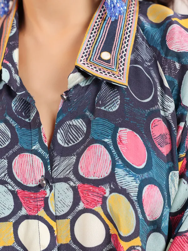 Multicolor printed top in crepe