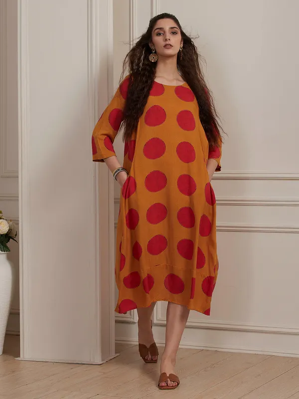 Mustard printed kurti with two pockets