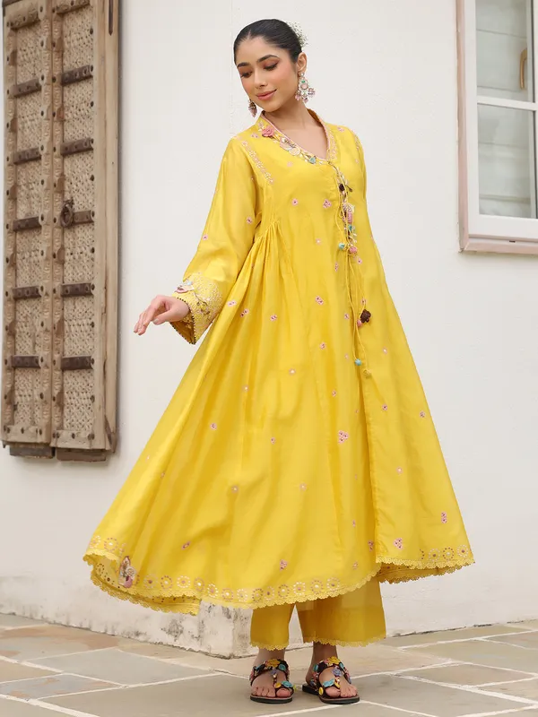 Mustard yellow chanderi silk pakistani style kurti set for women