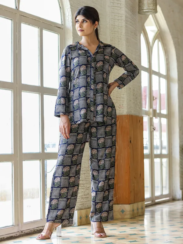 Navy crepe printed co ord set for casual