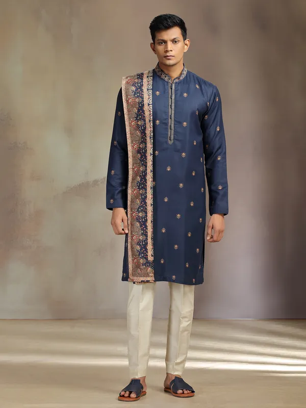Navy pashmina silk printed kurta pajama with dupatta