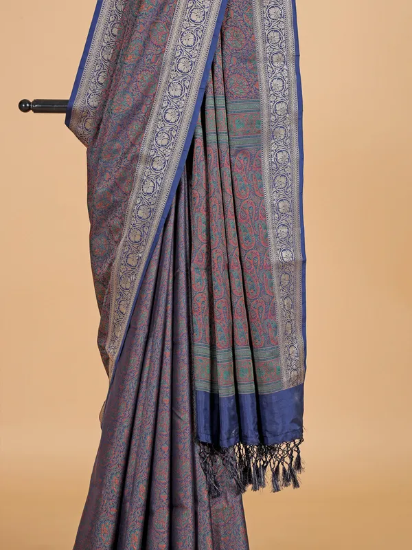 Navy silk saree with attractive motif pattern